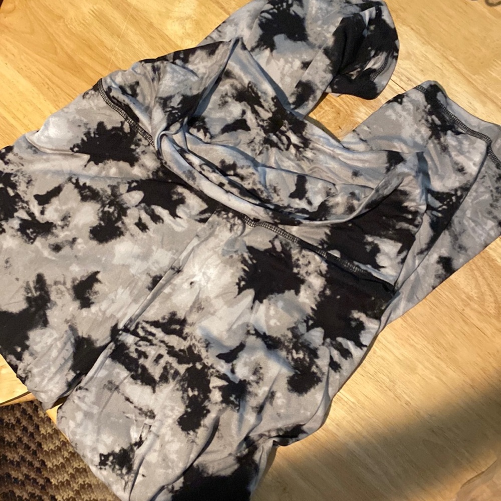 Black & gray bell bottoms yoga pants size XL ( 16/18)